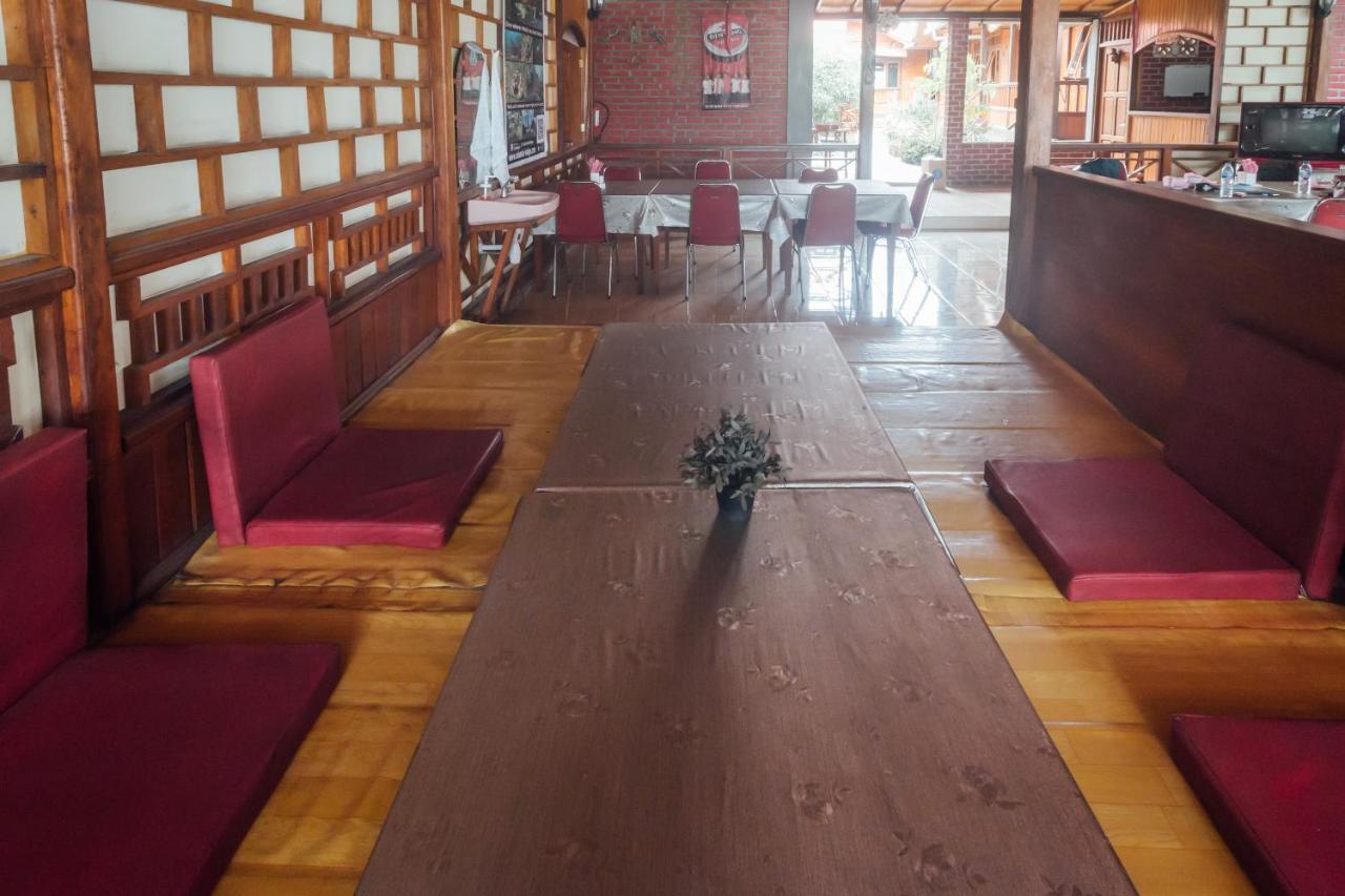 Vaccinated Staff - Oyo 1300 Crecia Guest House Hatu Экстерьер фото