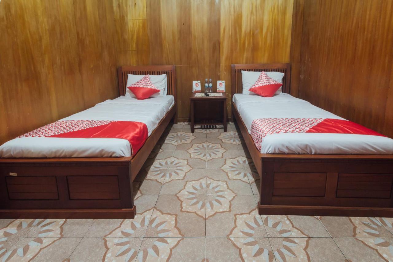 Vaccinated Staff - Oyo 1300 Crecia Guest House Hatu Экстерьер фото