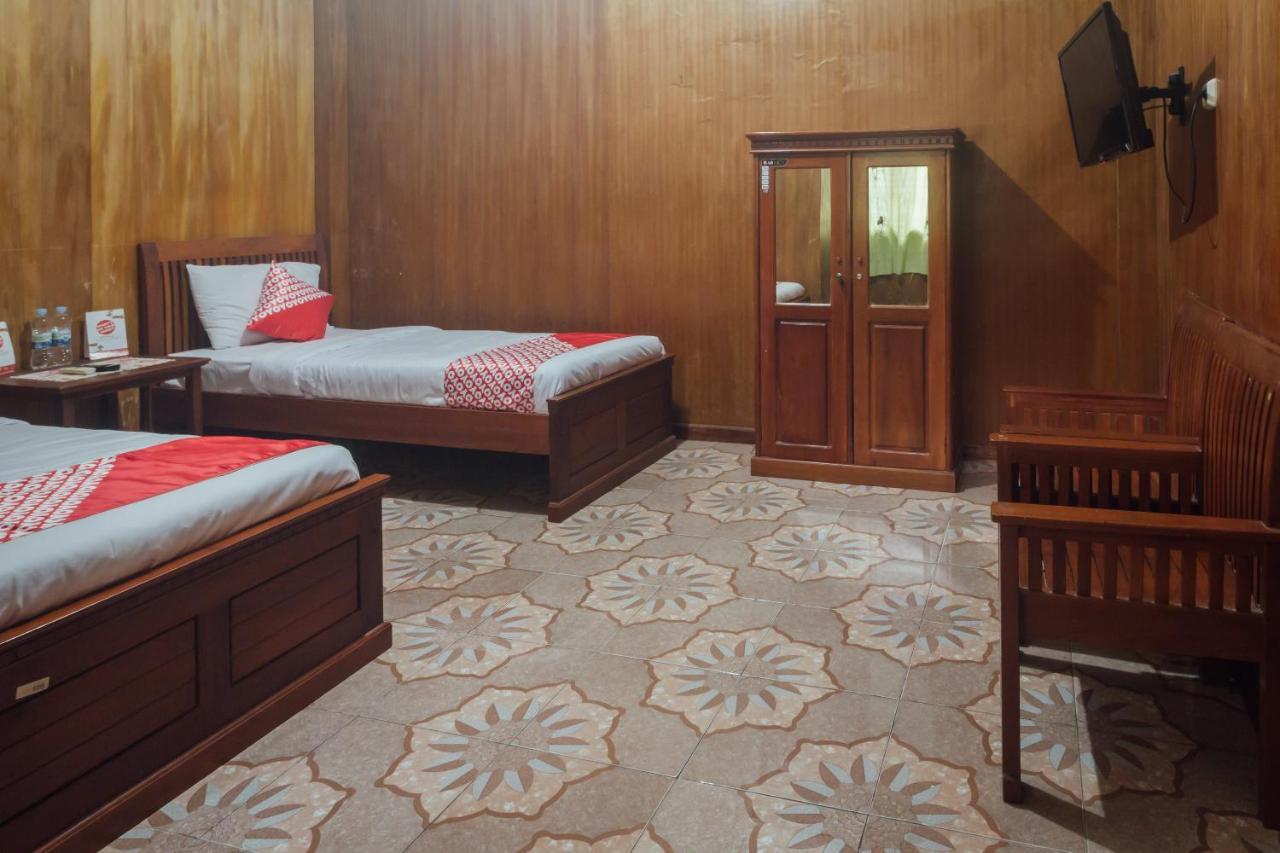 Vaccinated Staff - Oyo 1300 Crecia Guest House Hatu Экстерьер фото