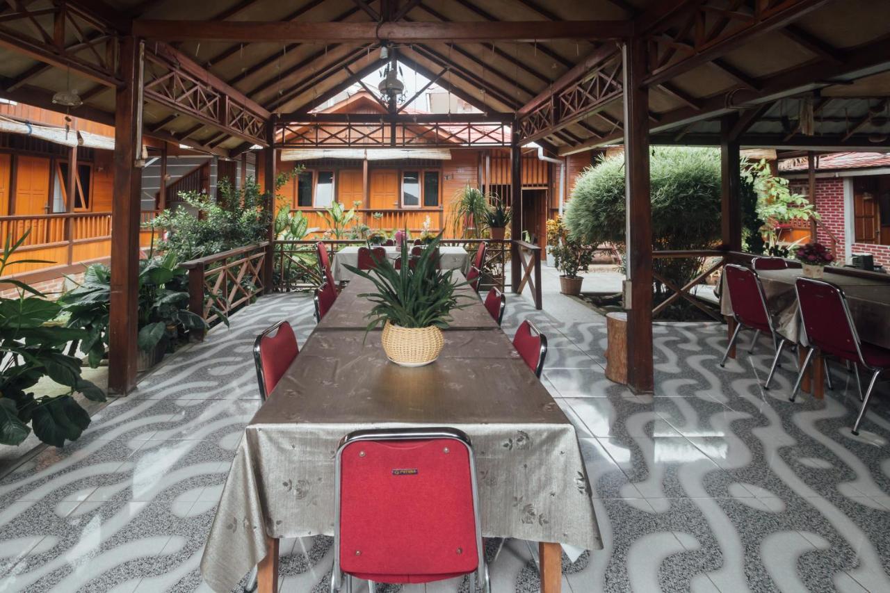 Vaccinated Staff - Oyo 1300 Crecia Guest House Hatu Экстерьер фото