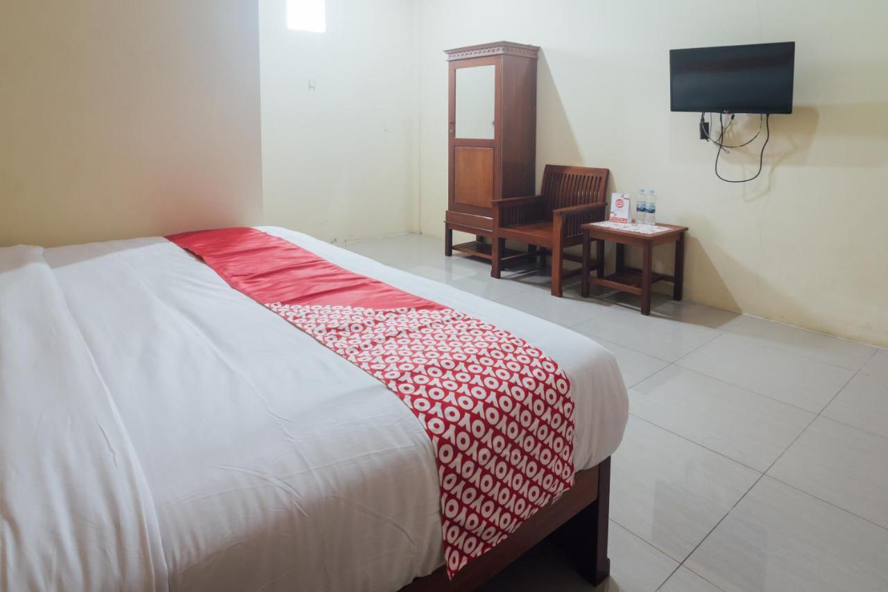 Vaccinated Staff - Oyo 1300 Crecia Guest House Hatu Экстерьер фото