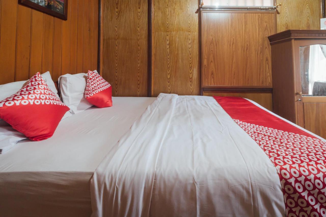 Vaccinated Staff - Oyo 1300 Crecia Guest House Hatu Экстерьер фото