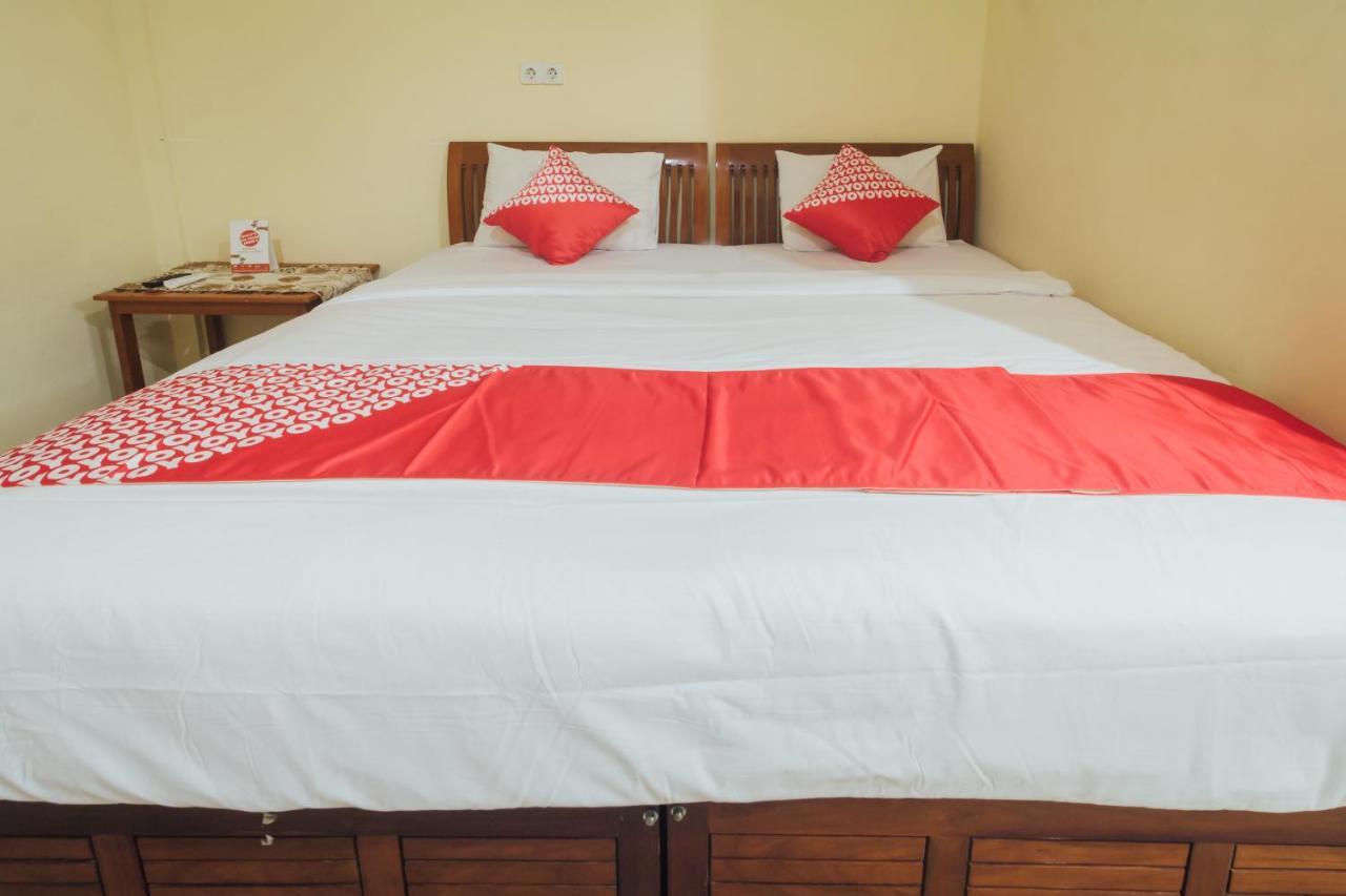 Vaccinated Staff - Oyo 1300 Crecia Guest House Hatu Экстерьер фото